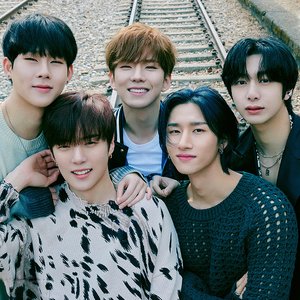 MONSTA X