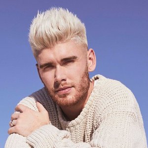 Colton Dixon