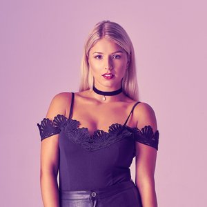 Nicole Cross