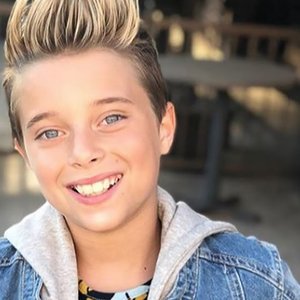 Gavin Magnus