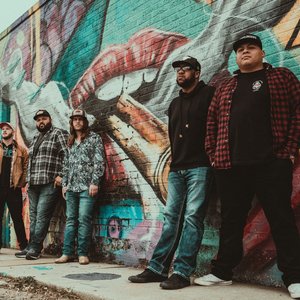 Giovannie And The Hired Guns